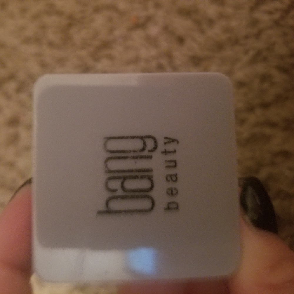 Eyeshadow or blush